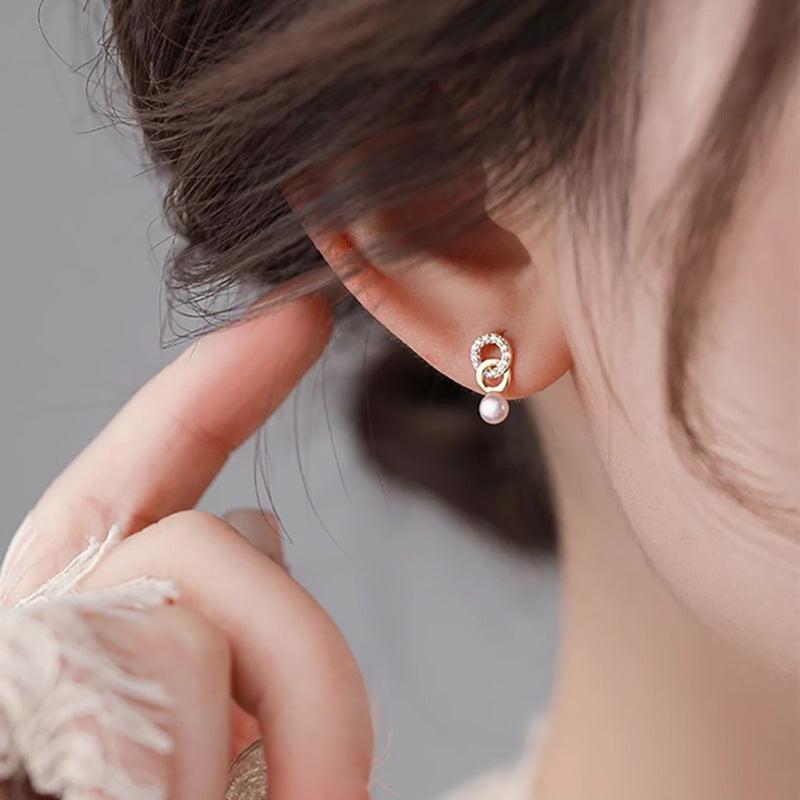 Minimalist Interlocking Hoop Earrings